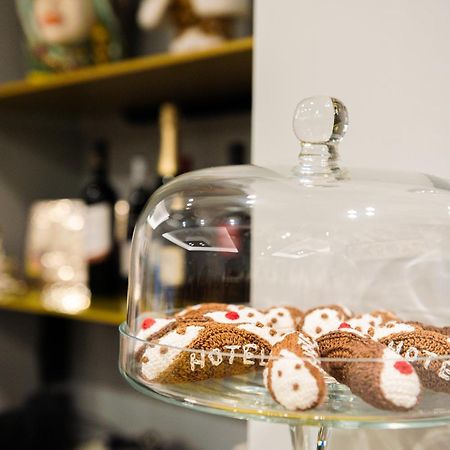 Alma Hotel Palermo Bagian luar foto
