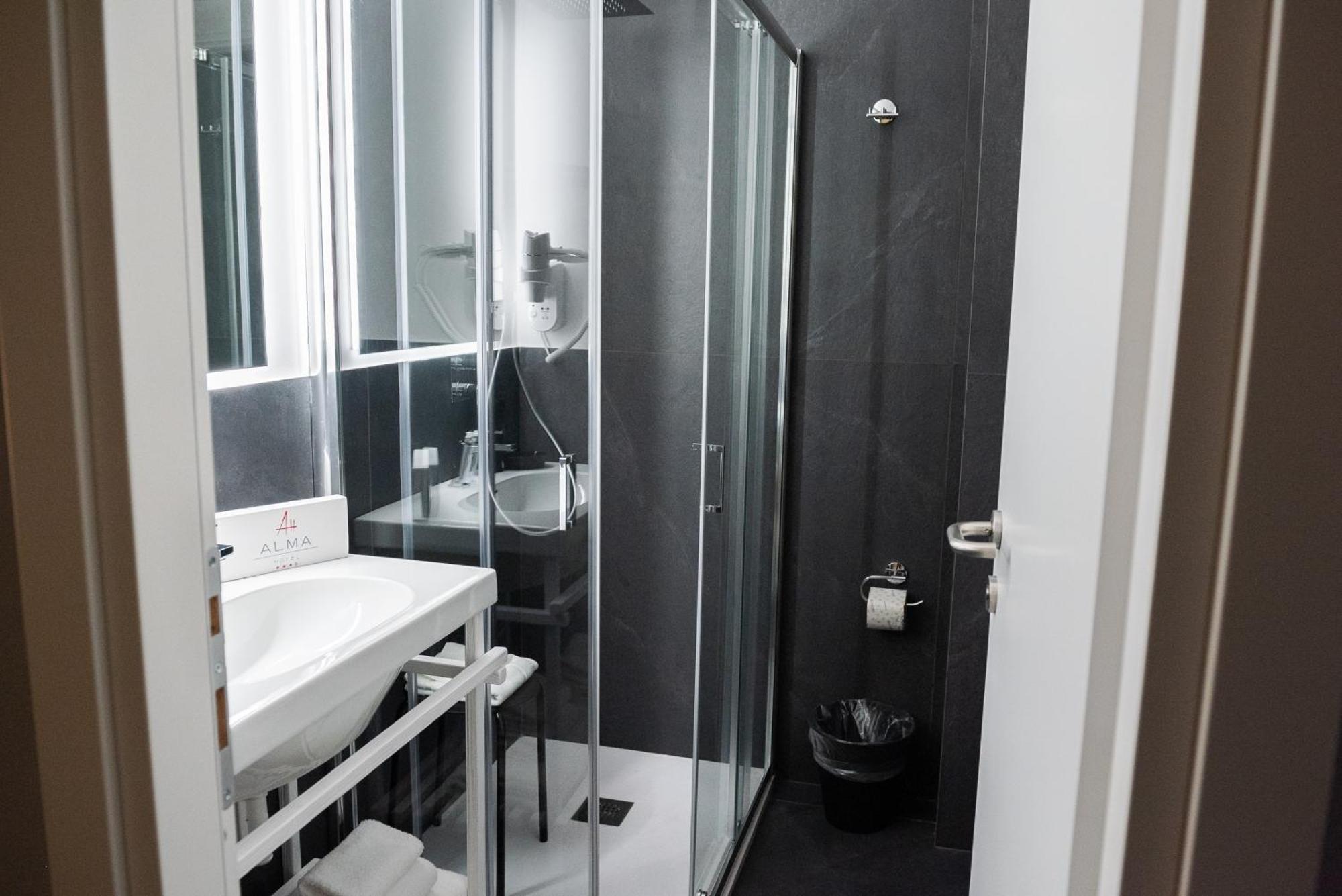 Alma Hotel Palermo Bagian luar foto